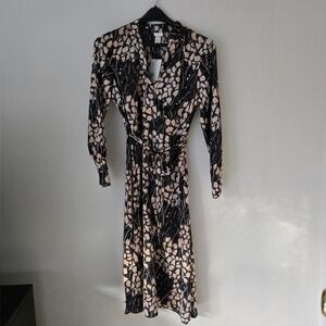 Elegant Black and Cream Patterned Dress